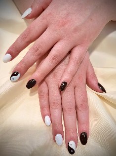 Black and white yin yang almond nails
